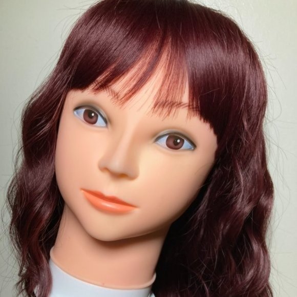 Bob Wig with Bangs - Picture 4 of 9